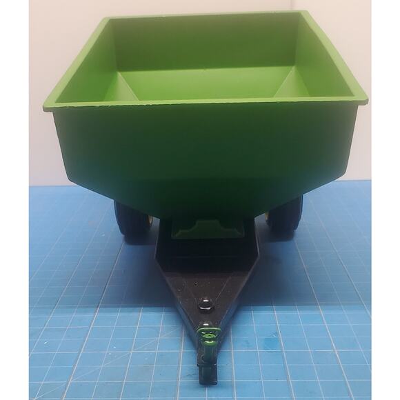Scale Models Green and Yellow Grain Cart 1/16 Custom - Picture 2 of 5